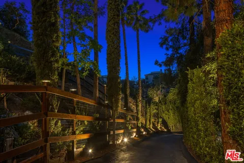 $5,950,000 | 2468 Coldwater Canyon Drive, Beverly Hills, CA 90210