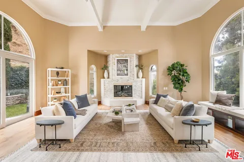 $5,950,000 | 2468 Coldwater Canyon Drive, Beverly Hills, CA 90210