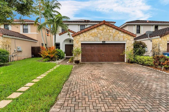 $880,000 | 9770 Northwest 10th Street, Miami, FL 33172