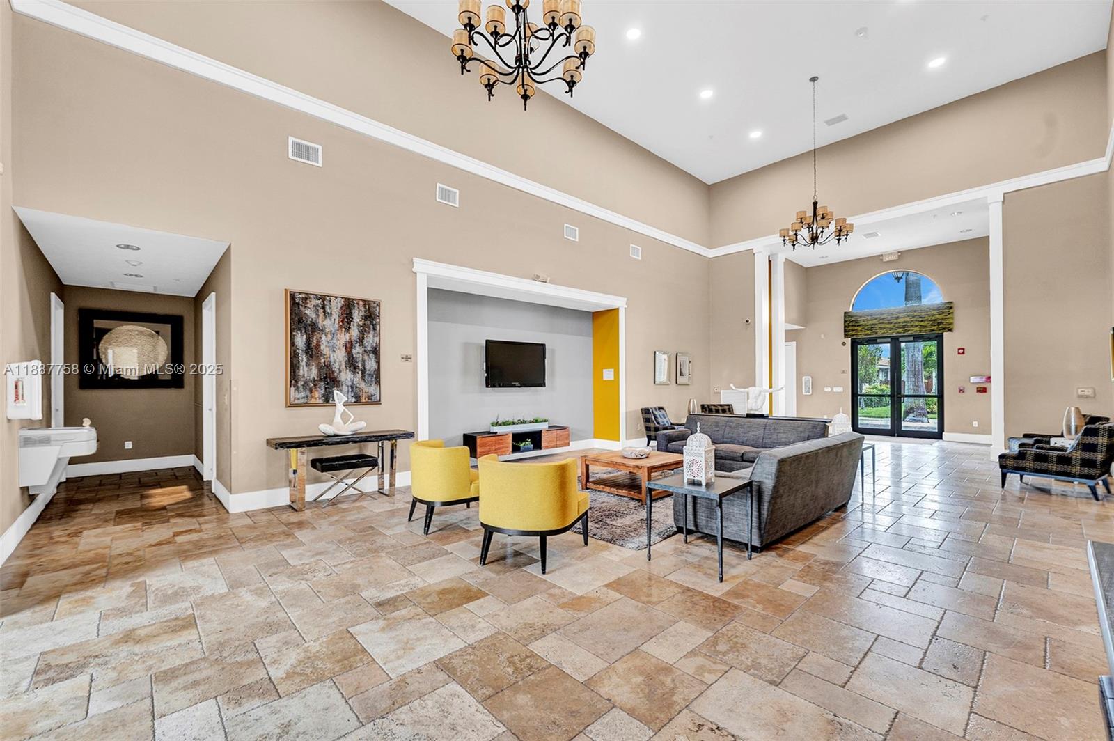 9770 Northwest 10th Street Miami, FL 33172 - Photo 16 of 63