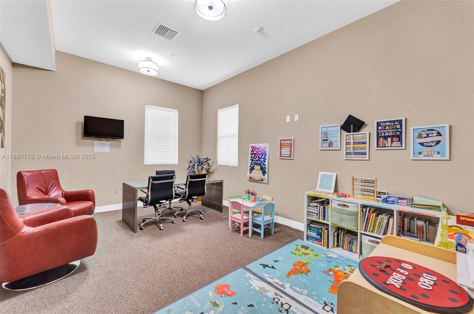 9770 Northwest 10th Street Miami, FL 33172 - Photo 18 of 63