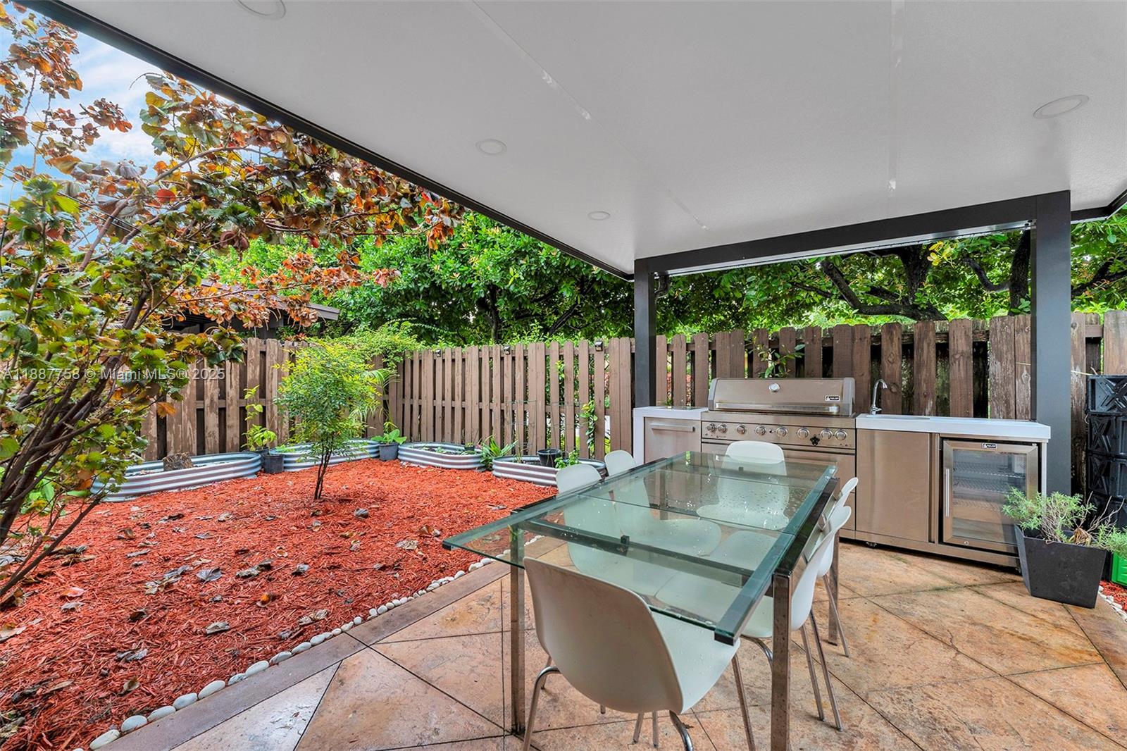 9770 Northwest 10th Street Miami, FL 33172 - Photo 23 of 63