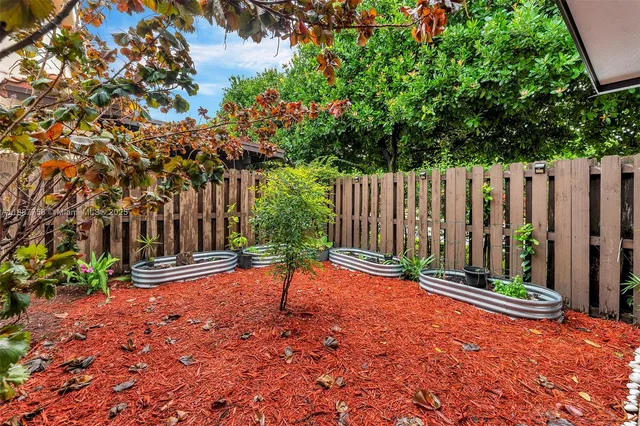 $880,000 | 9770 Northwest 10th Street, Miami, FL 33172