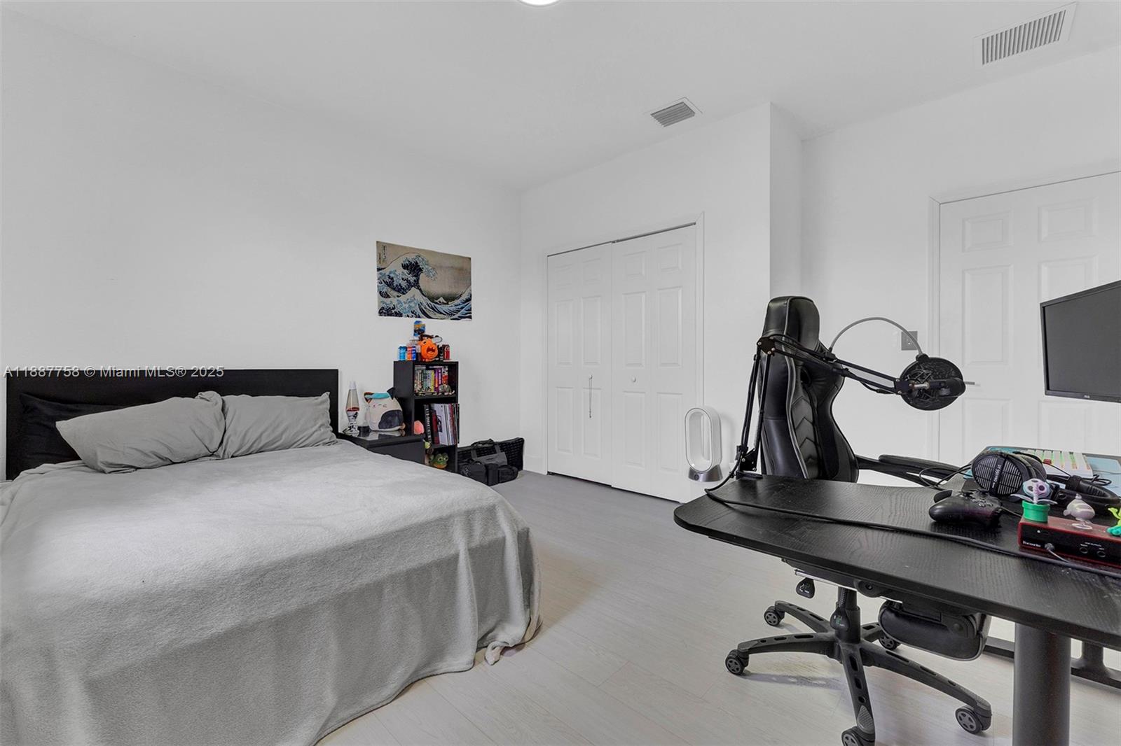 9770 Northwest 10th Street Miami, FL 33172 - Photo 34 of 63