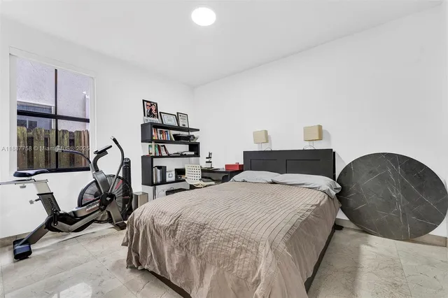 $880,000 | 9770 Northwest 10th Street, Miami, FL 33172