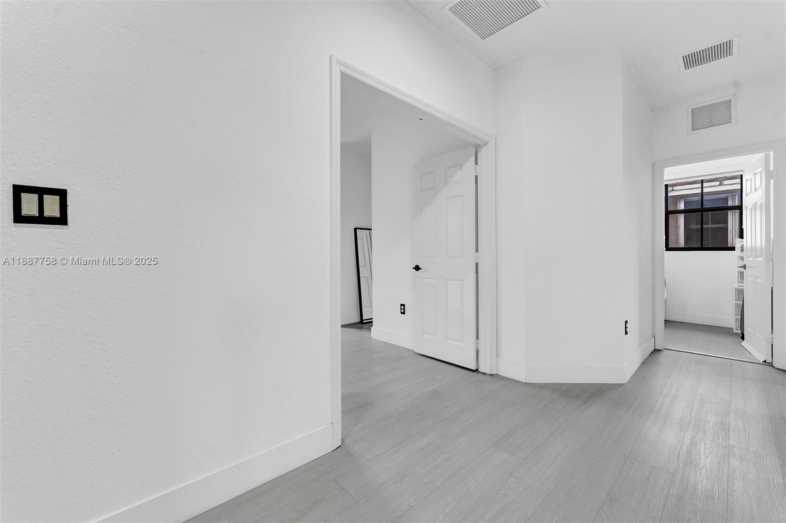 9770 Northwest 10th Street Miami, FL 33172 - Photo 40 of 63