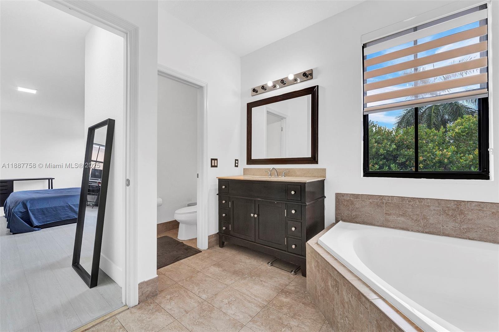 9770 Northwest 10th Street Miami, FL 33172 - Photo 57 of 63