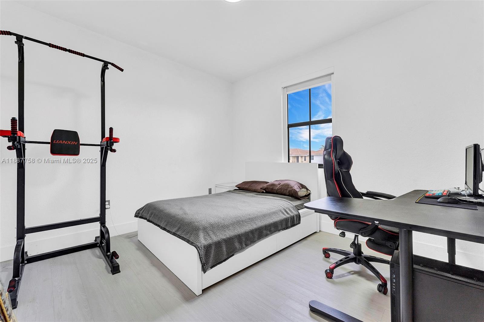 9770 Northwest 10th Street Miami, FL 33172 - Photo 59 of 63