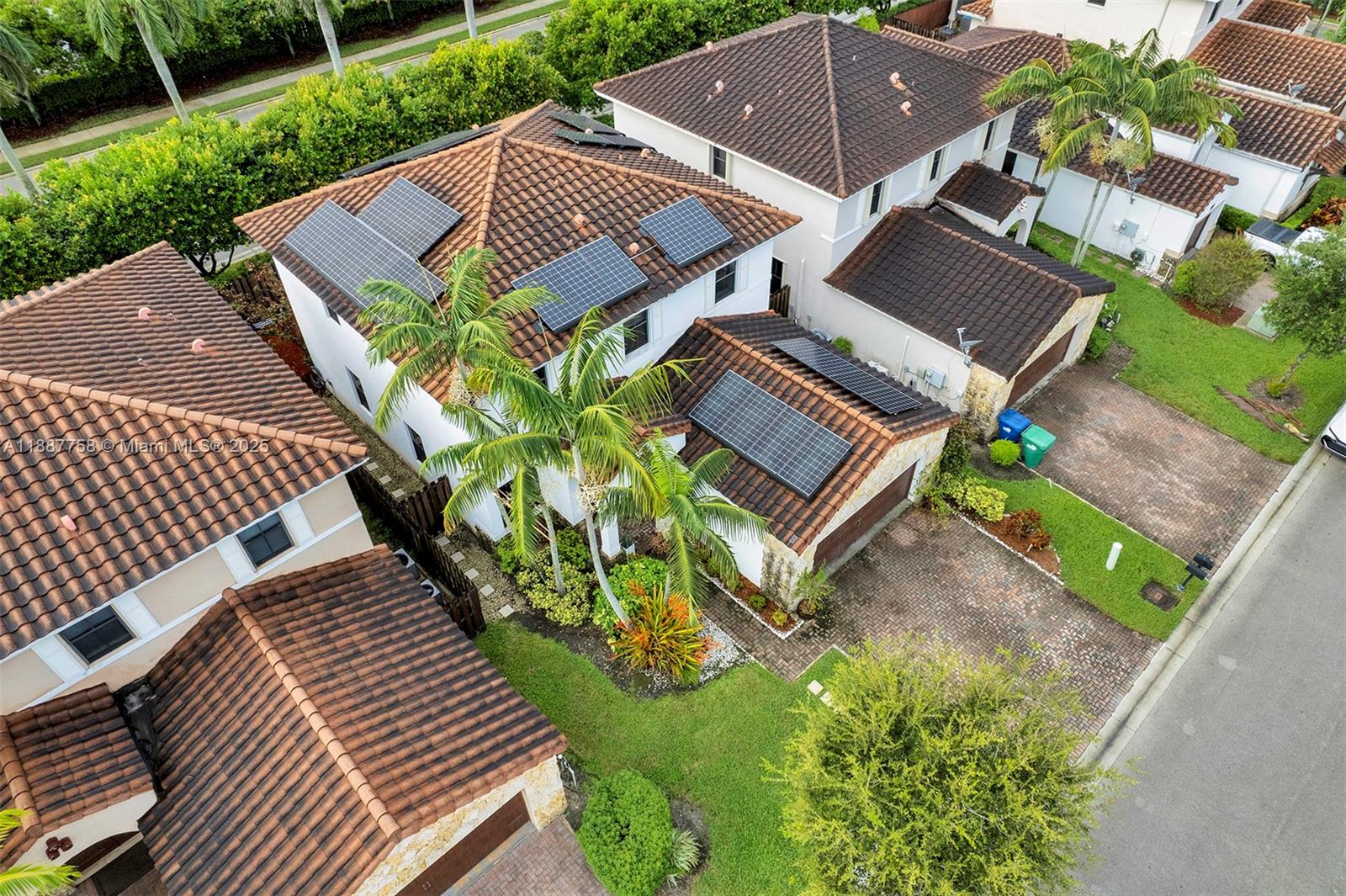 9770 Northwest 10th Street Miami, FL 33172 - Photo 7 of 63