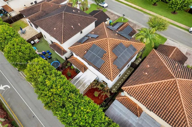 $880,000 | 9770 Northwest 10th Street, Miami, FL 33172