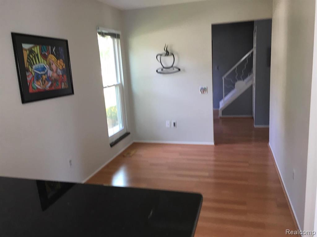 5901 Cromwell Road West Bloomfield, MI 48322 - Photo 14 of 26