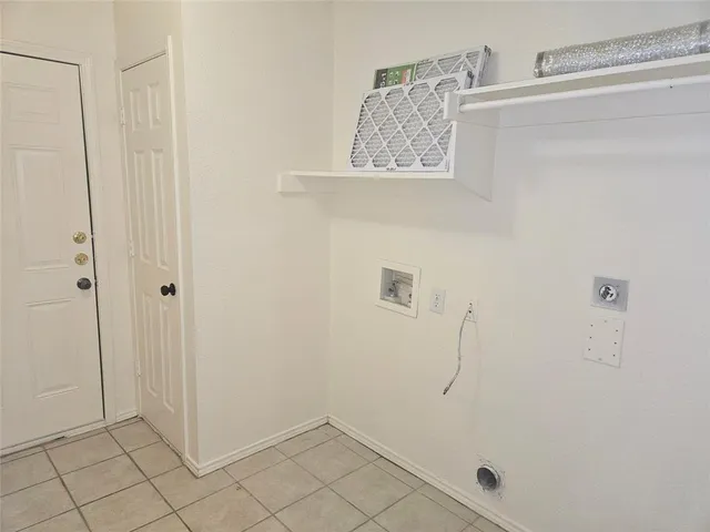 $2,000 | 885 Stafford Station Drive, Saginaw, TX 76131