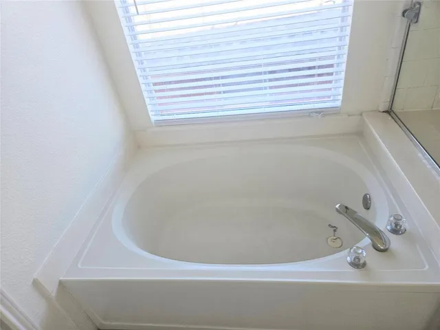 $2,000 | 885 Stafford Station Drive, Saginaw, TX 76131