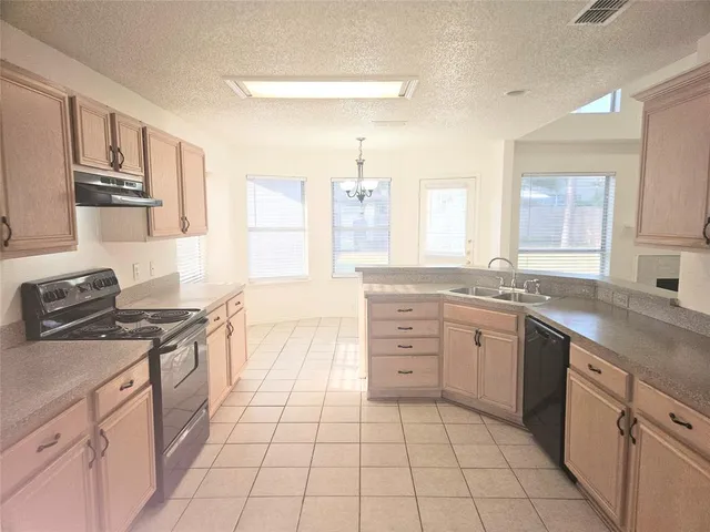 $2,000 | 885 Stafford Station Drive, Saginaw, TX 76131