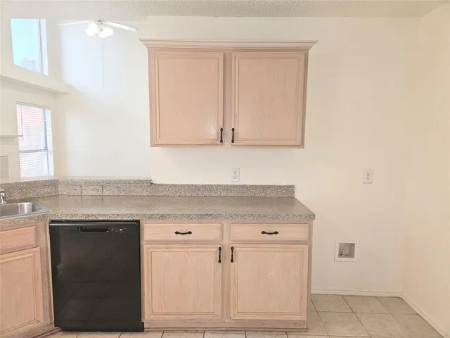 $2,000 | 885 Stafford Station Drive, Saginaw, TX 76131