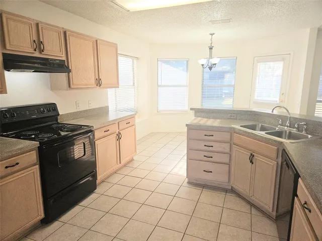 $2,000 | 885 Stafford Station Drive, Saginaw, TX 76131