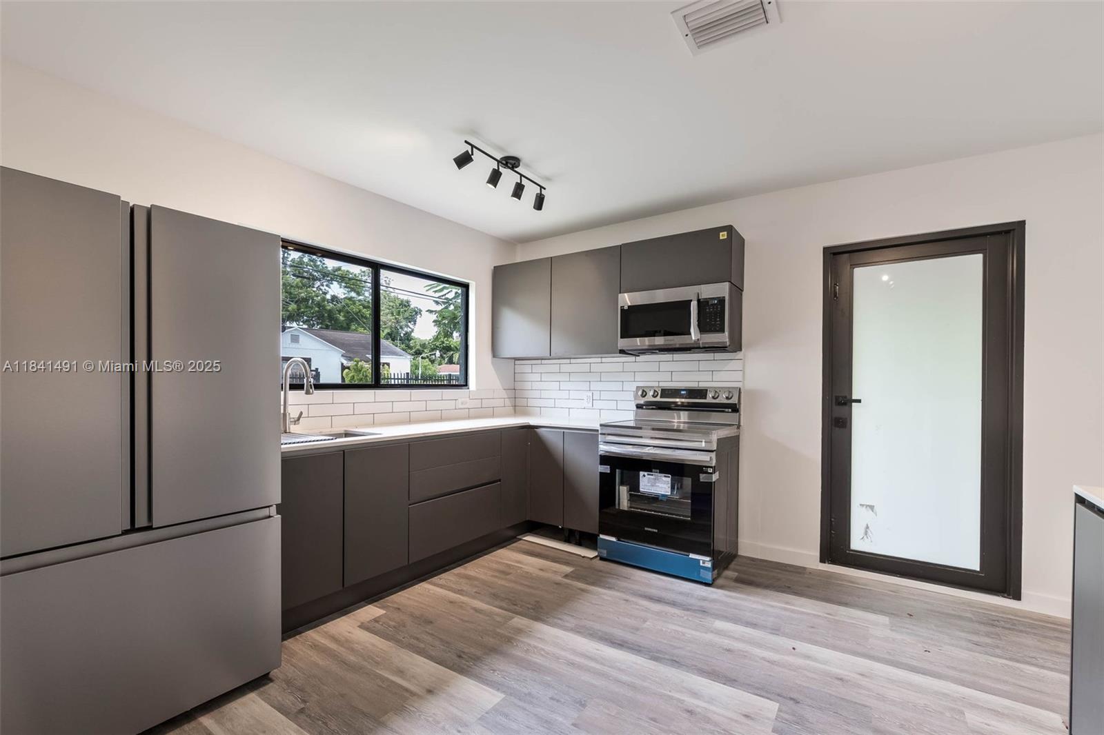 25 Northwest 78th Street, Unit 1 Miami, FL 33150 - Photo 4 of 35