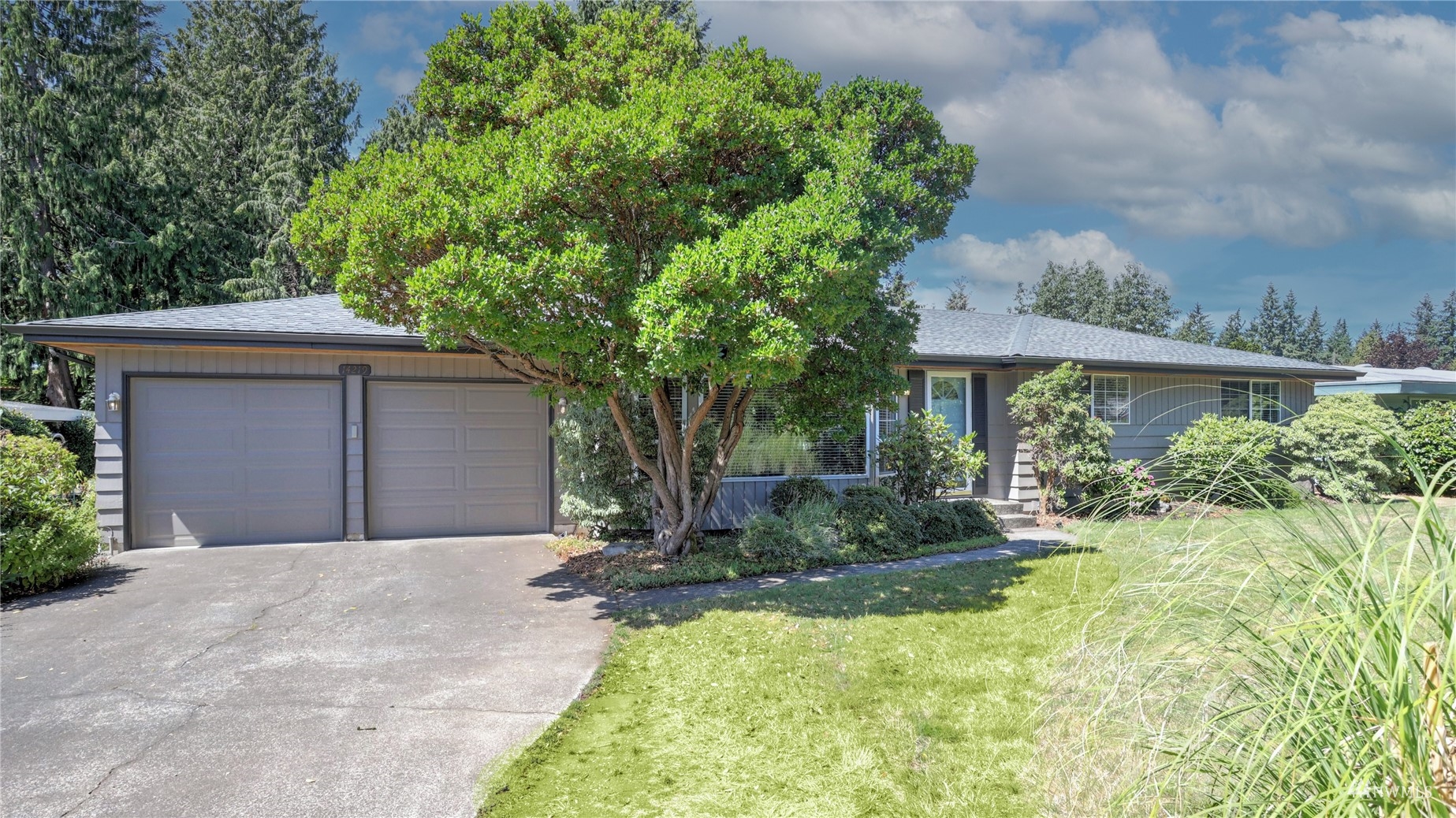 14219 140th Avenue Southeast Renton, WA 98059 - Photo 2 of 26 Gallery Image 2