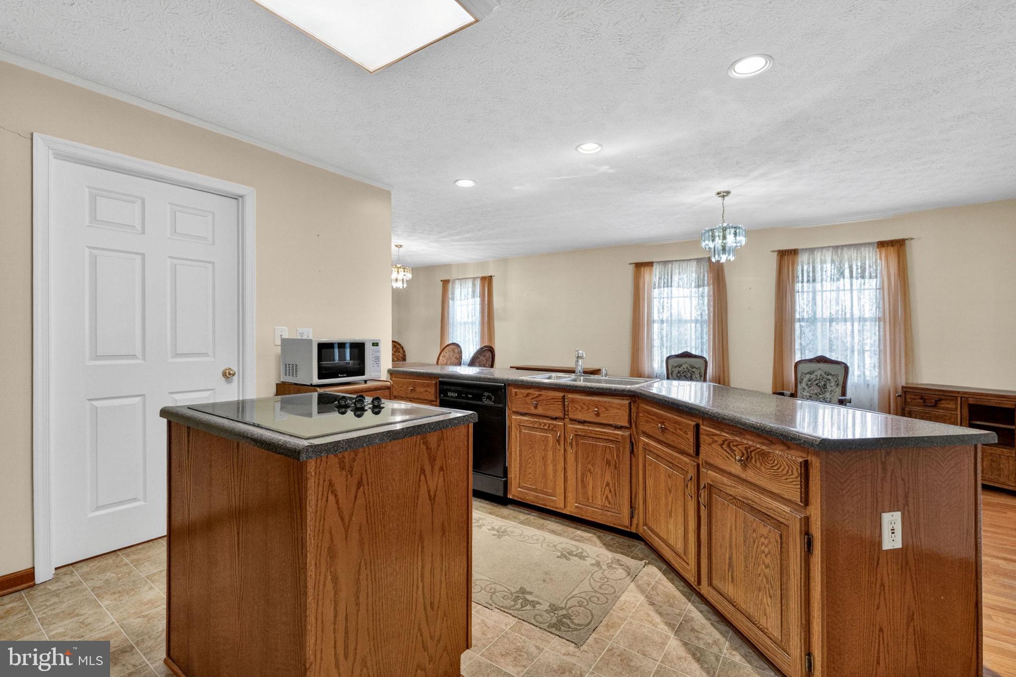 6315 Ida Road Stanley, VA 22851 - Photo 26 of 83 Eat In Kitchen with Dining Area