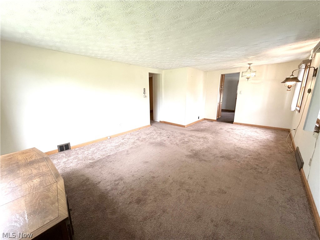 612 Briggs Road Leavittsburg, OH 44430 - Photo 6 of 21