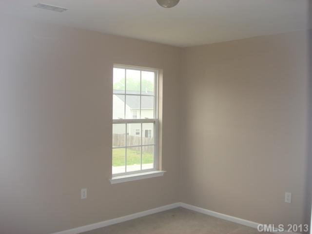925 River Trail Road Lowell, NC 28098 - Photo 8 of 16 Gallery Image 8