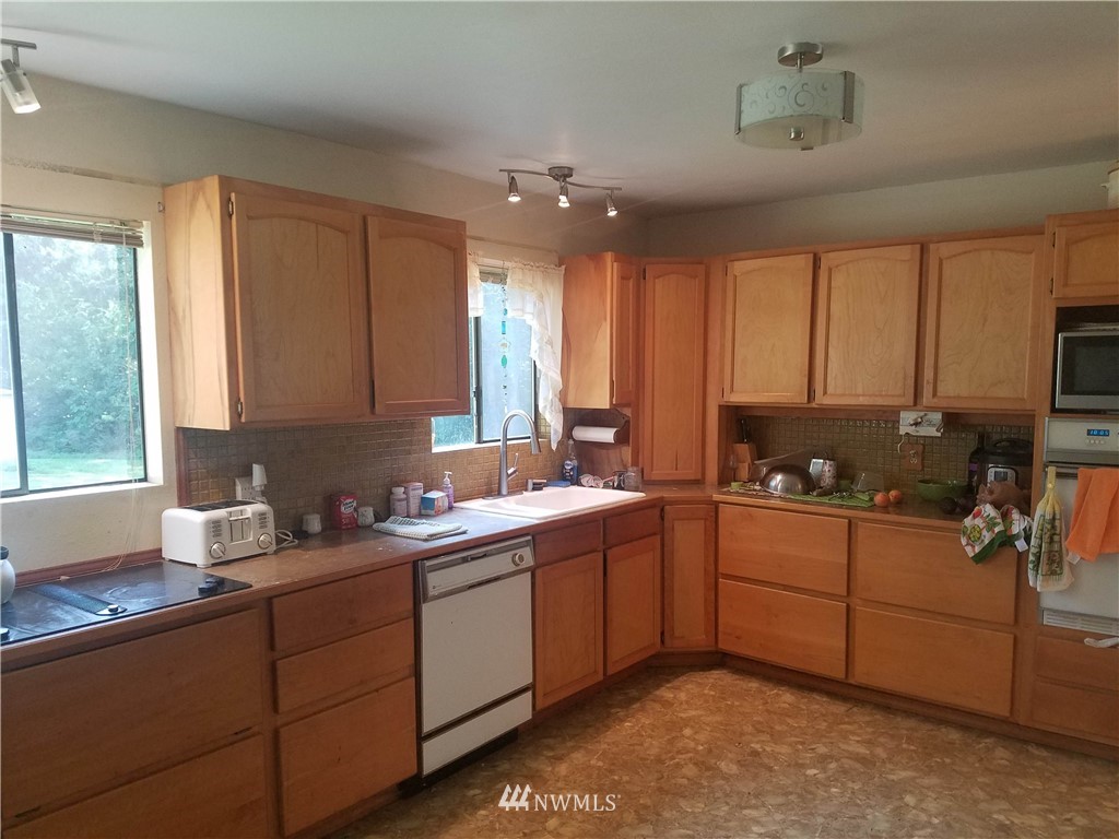 7991 Parker Road Sedro-Woolley, WA 98284 - Photo 8 of 18 Gallery Image 8