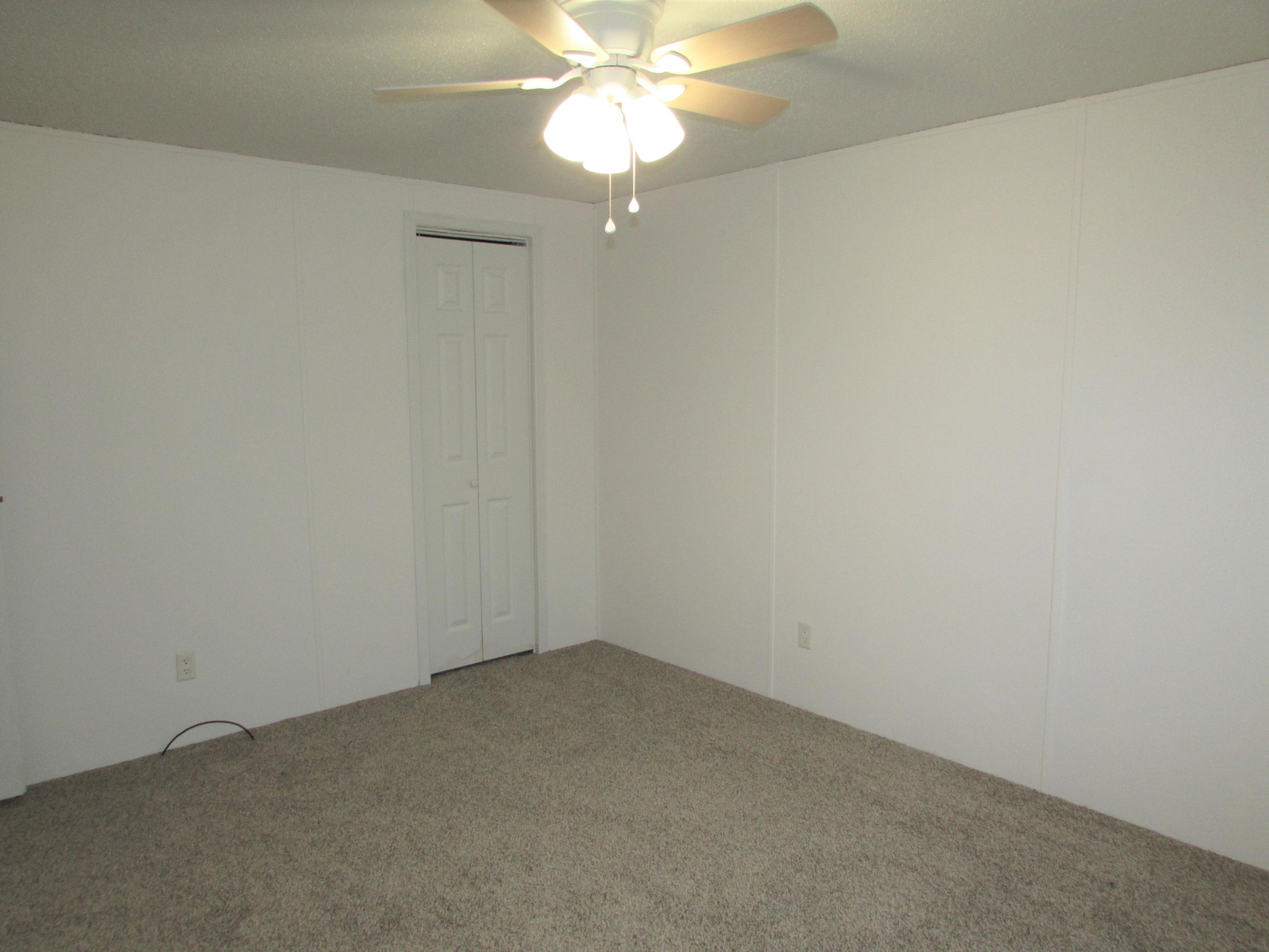 621 Snapps Ferry Road Kingsport, TN 37664 - Photo 13 of 28 IMG_4365
