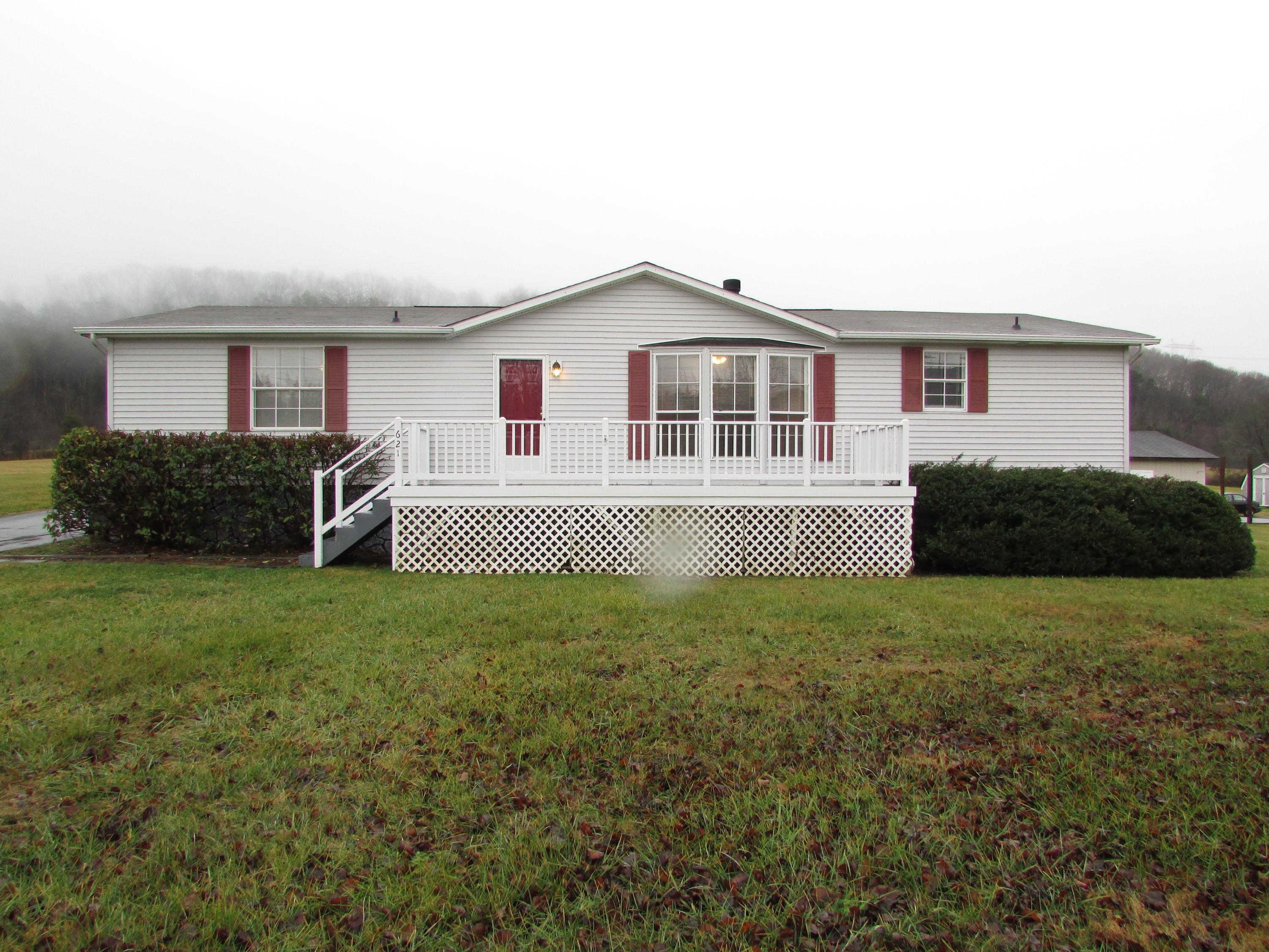 621 Snapps Ferry Road Kingsport, TN 37664 - Photo 2 of 28 IMG_4348