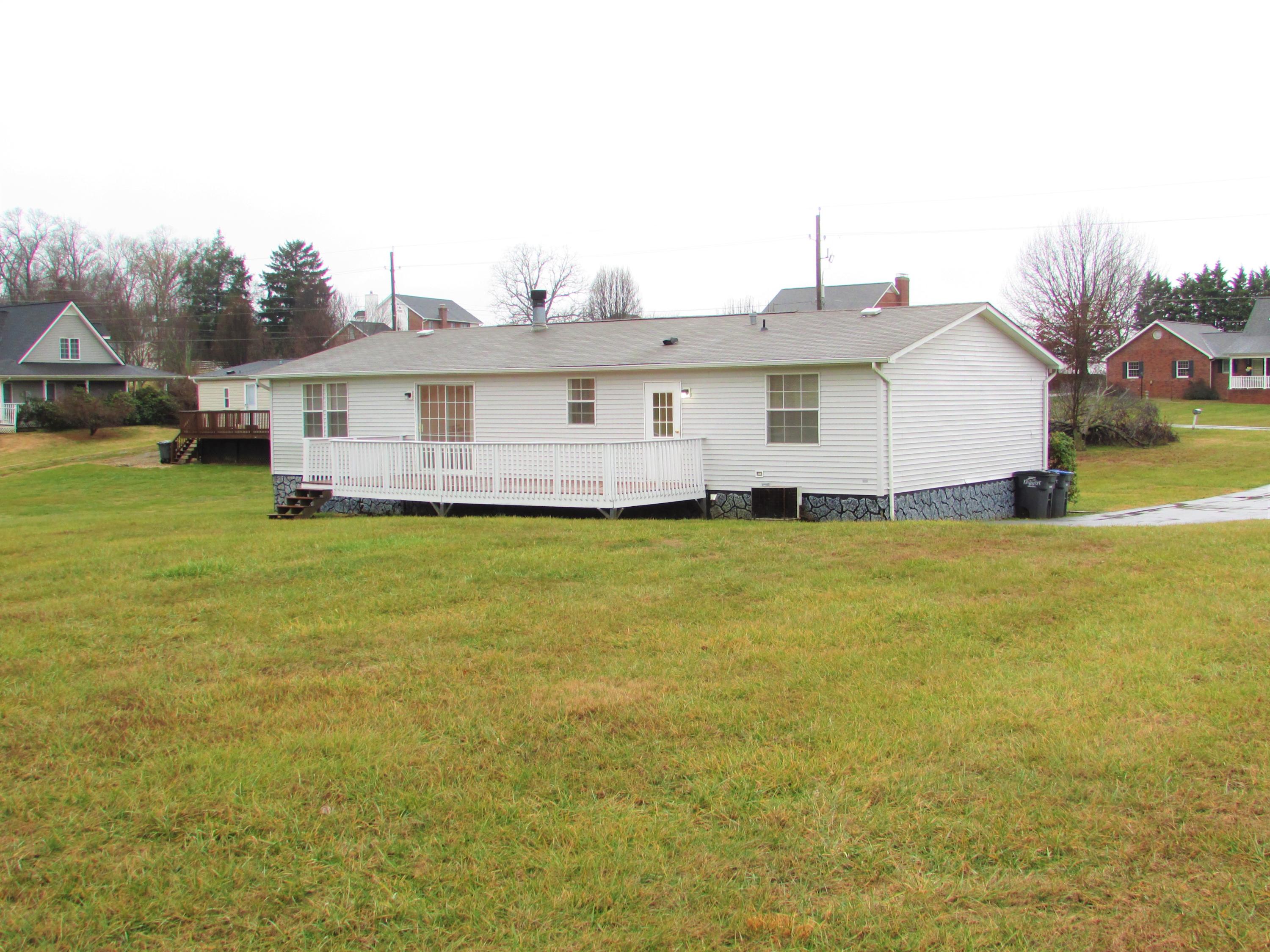 621 Snapps Ferry Road Kingsport, TN 37664 - Photo 4 of 28 IMG_4352
