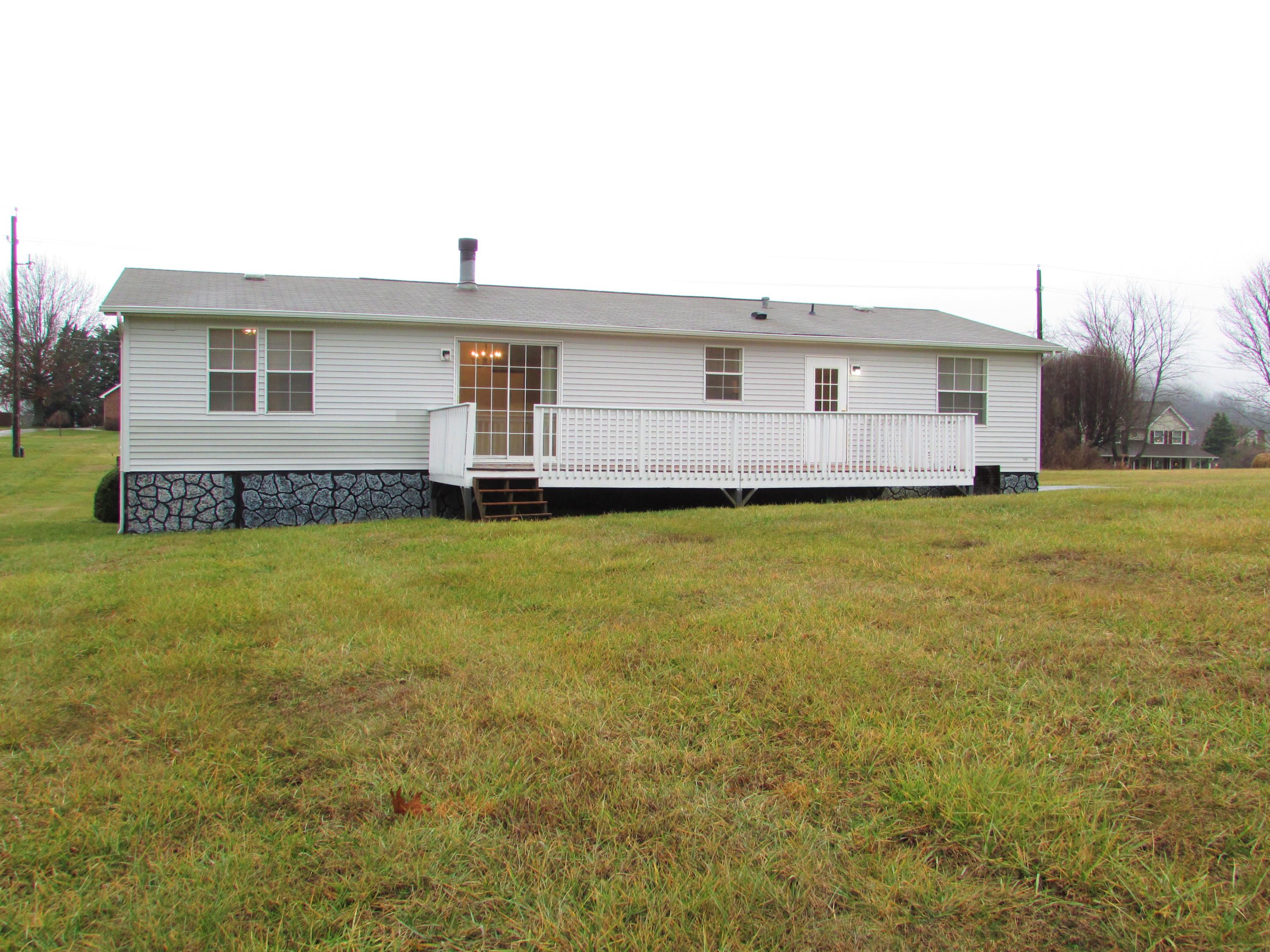 621 Snapps Ferry Road Kingsport, TN 37664 - Photo 7 of 28 IMG_4359