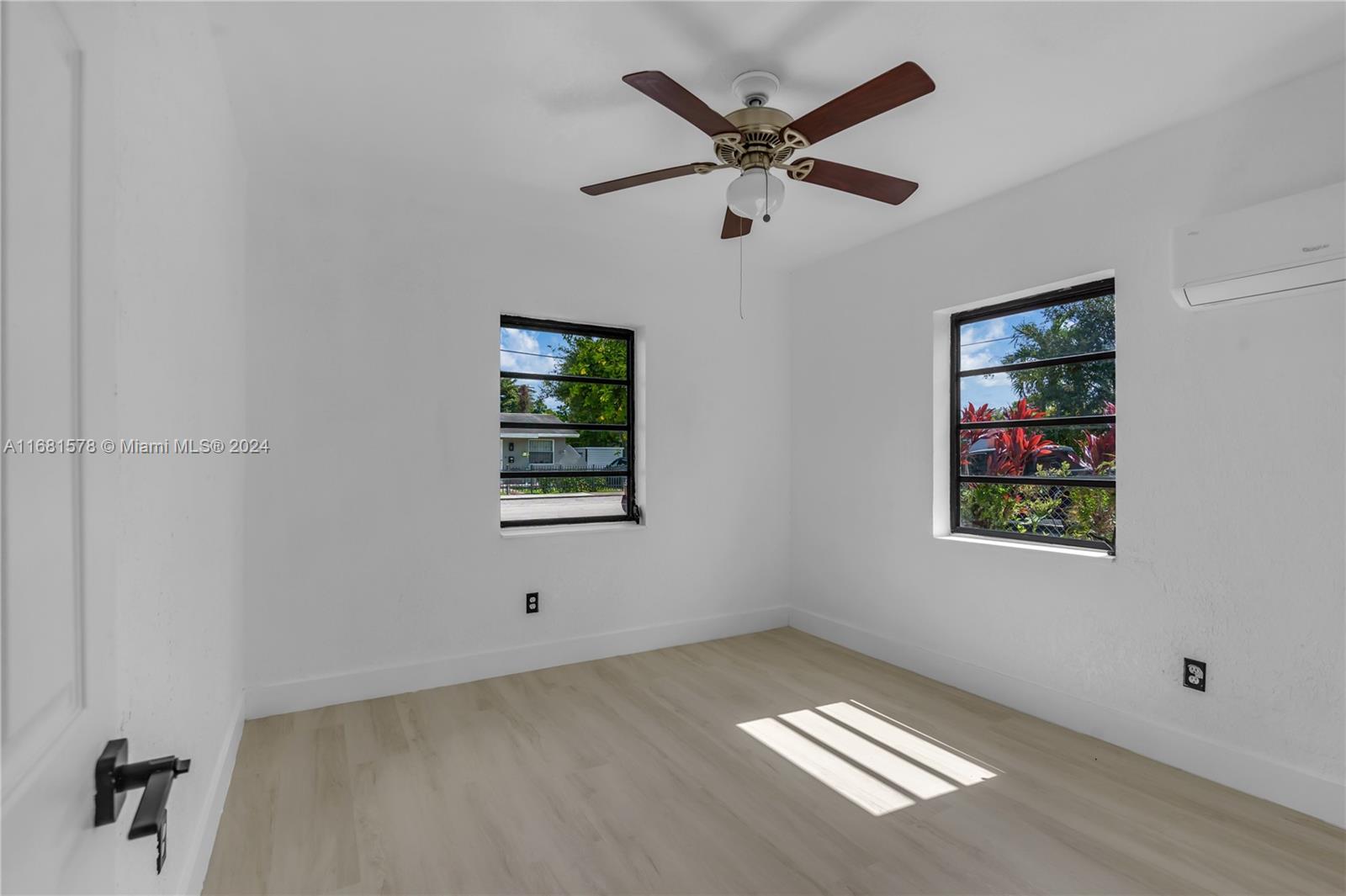 1400 Northwest 55th Street Miami, FL 33142 - Photo 9 of 33 a view of workspace with window