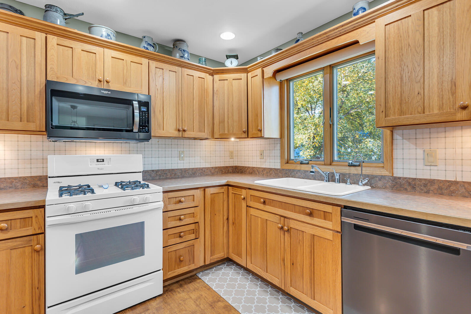 5038 Fieldstone Street Jackson, MI 49201 - Photo 15 of 62 0N0A1959