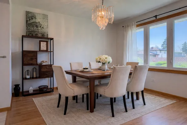 $2,950 | 6944 West 106th Place, Worth, IL 60482