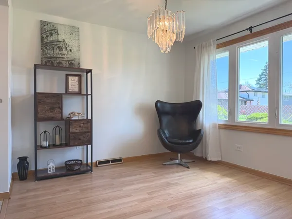 $2,950 | 6944 West 106th Place, Worth, IL 60482