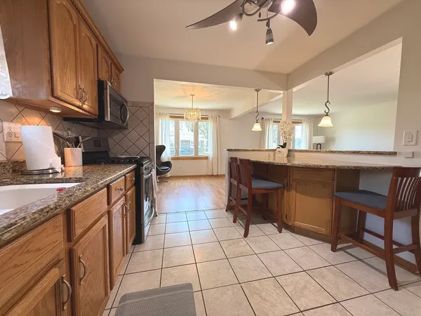 $2,950 | 6944 West 106th Place, Worth, IL 60482