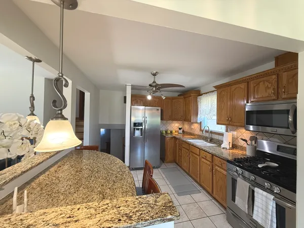 $2,950 | 6944 West 106th Place, Worth, IL 60482