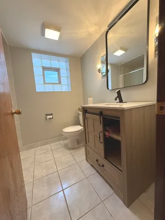 $2,950 | 6944 West 106th Place, Worth, IL 60482