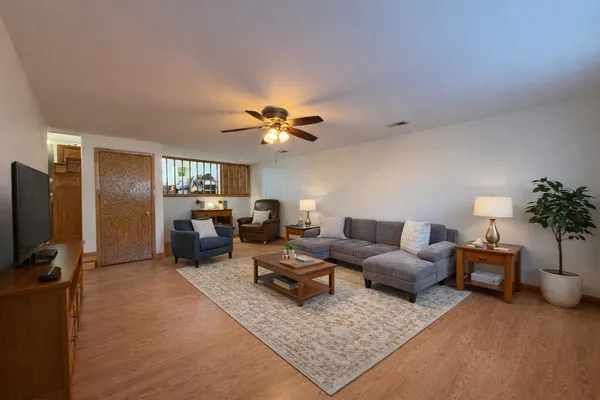 $2,950 | 6944 West 106th Place, Worth, IL 60482