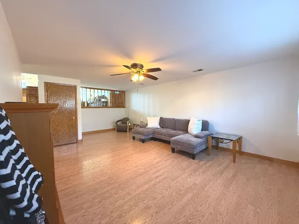 $2,950 | 6944 West 106th Place, Worth, IL 60482