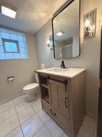 $2,950 | 6944 West 106th Place, Worth, IL 60482