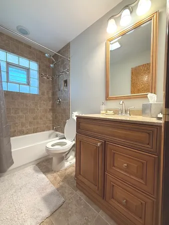 $2,950 | 6944 West 106th Place, Worth, IL 60482