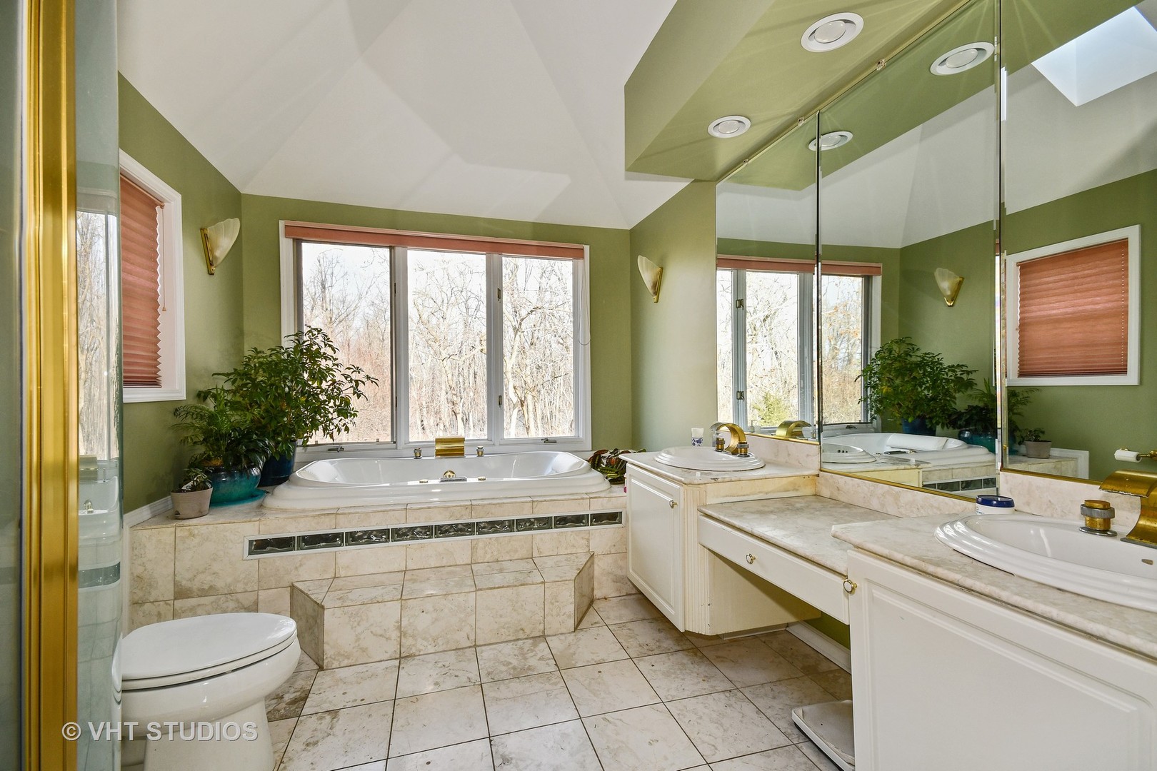 825 Biltmore Court Naperville, IL 60563 - Photo 10 of 16