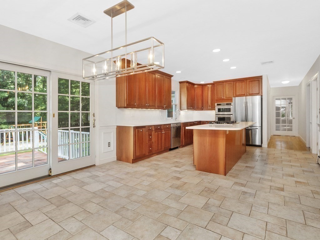 199 Concord Road Wayland, MA 01778 - Photo 4 of 32