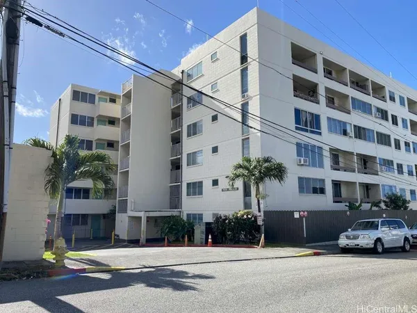 $1,700 | 1555 Pohaku Street, Unit B107, Honolulu, HI 96817