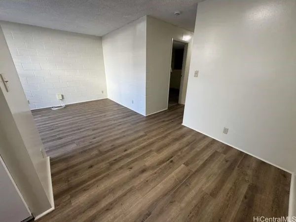 $1,700 | 1555 Pohaku Street, Unit B107, Honolulu, HI 96817