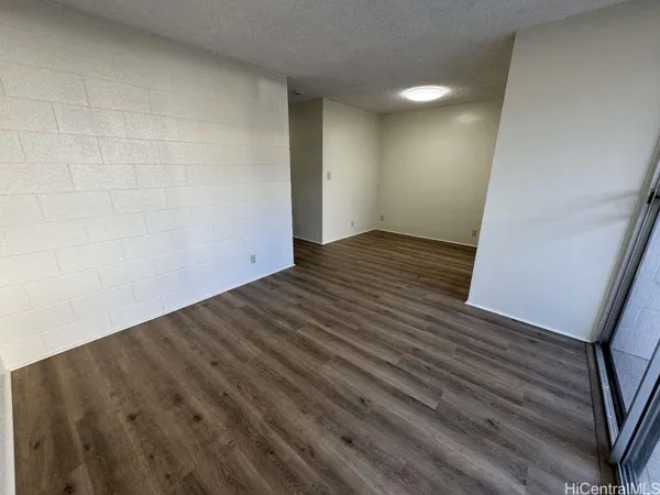 $1,700 | 1555 Pohaku Street, Unit B107, Honolulu, HI 96817