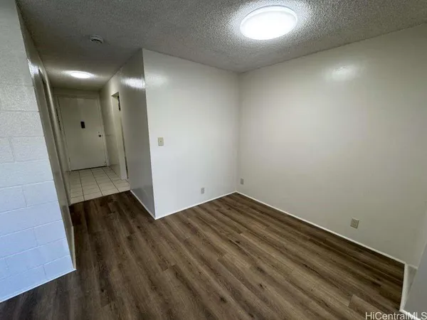 $1,700 | 1555 Pohaku Street, Unit B107, Honolulu, HI 96817