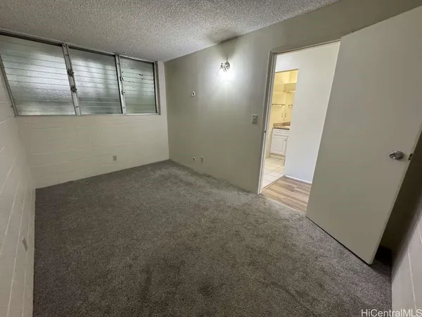 $1,700 | 1555 Pohaku Street, Unit B107, Honolulu, HI 96817