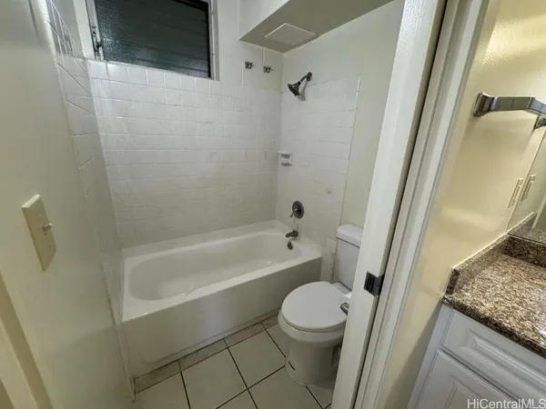 $1,700 | 1555 Pohaku Street, Unit B107, Honolulu, HI 96817