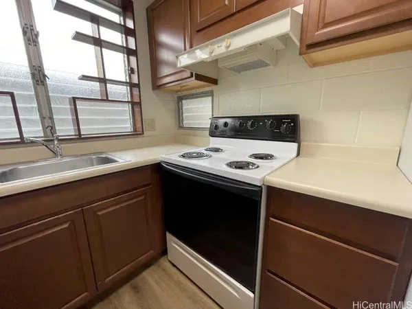 $1,700 | 1555 Pohaku Street, Unit B107, Honolulu, HI 96817